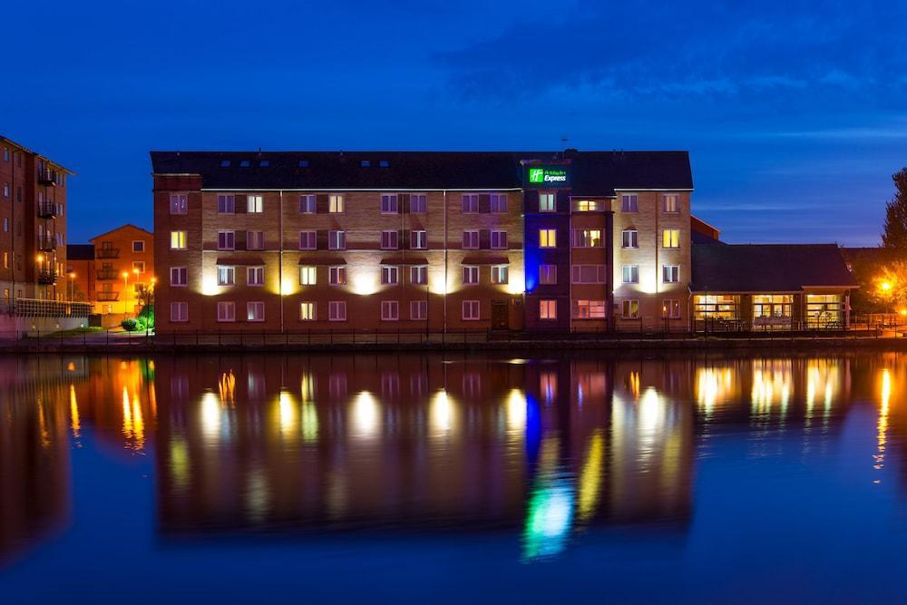 Holiday Inn Express Cardiff Bay By Ihg Экстерьер фото