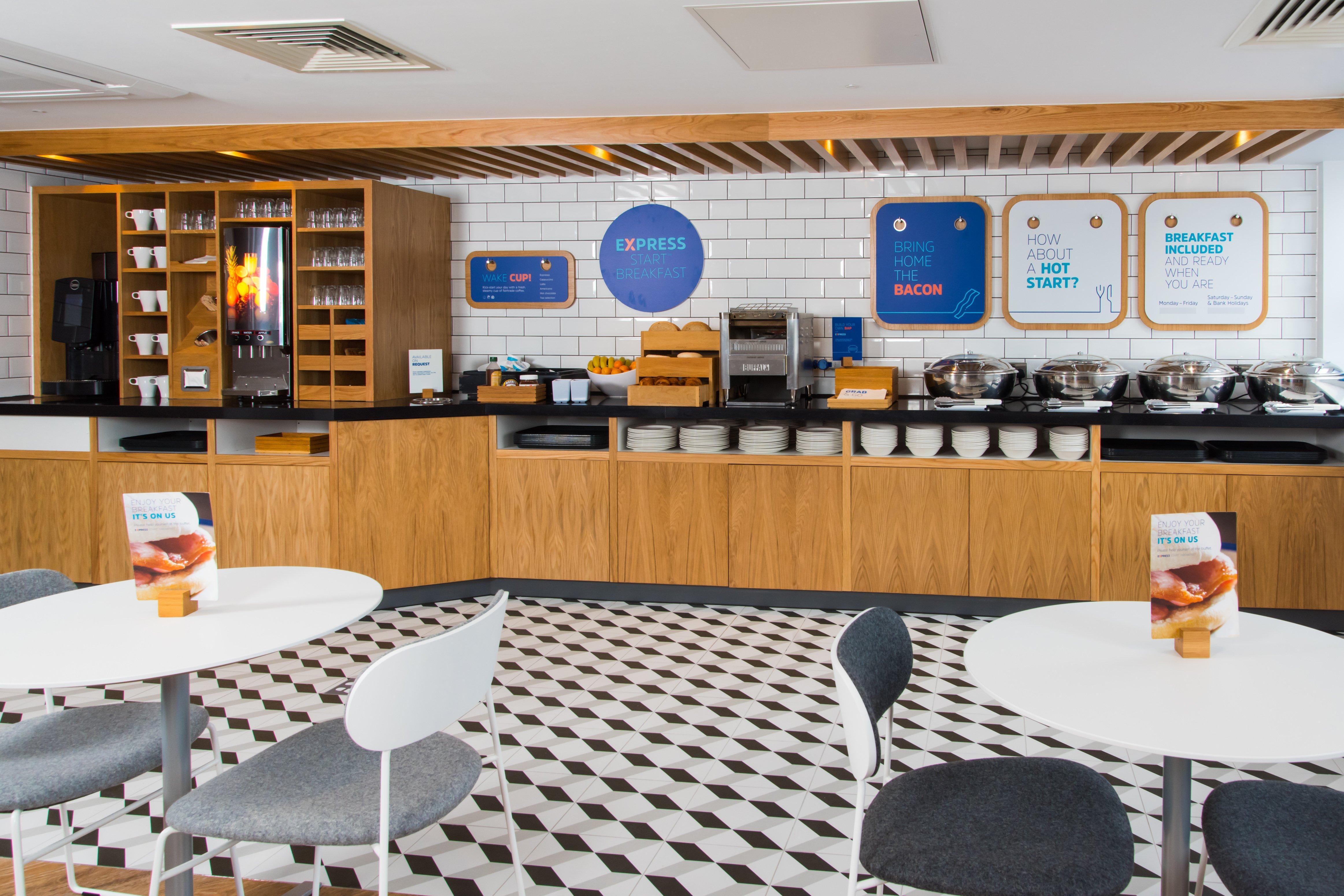 Holiday Inn Express Cardiff Bay By Ihg Экстерьер фото