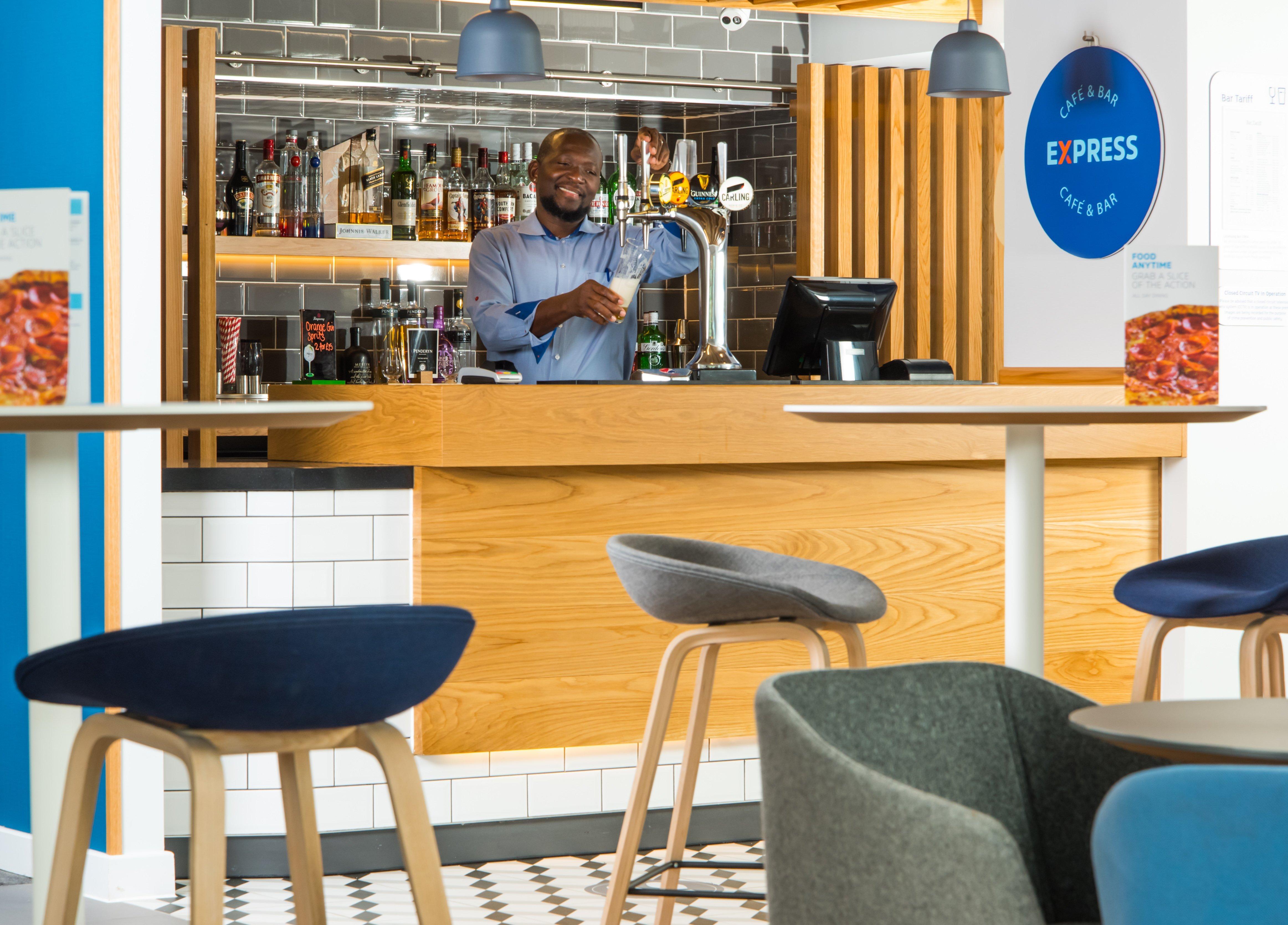 Holiday Inn Express Cardiff Bay By Ihg Экстерьер фото