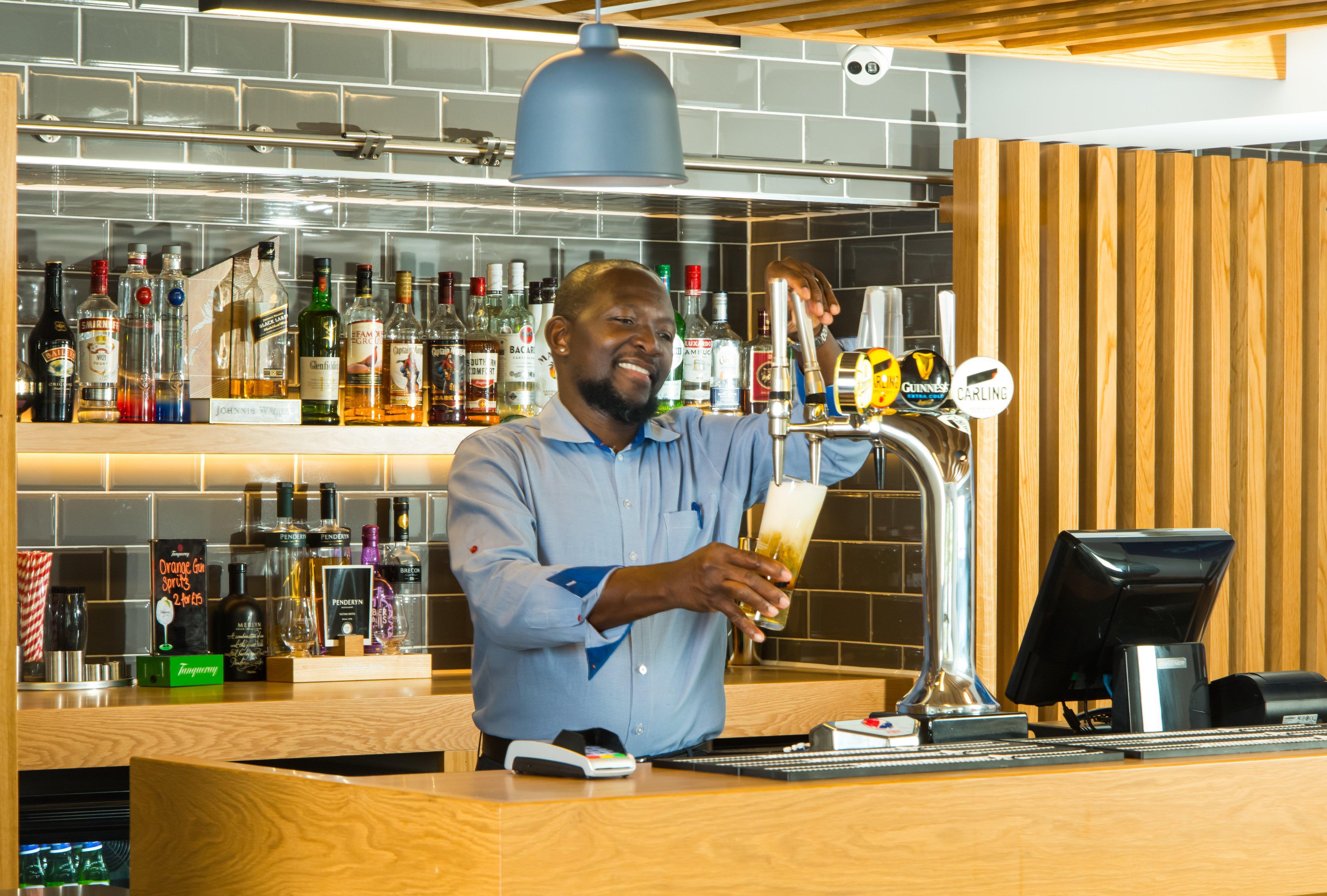 Holiday Inn Express Cardiff Bay By Ihg Экстерьер фото