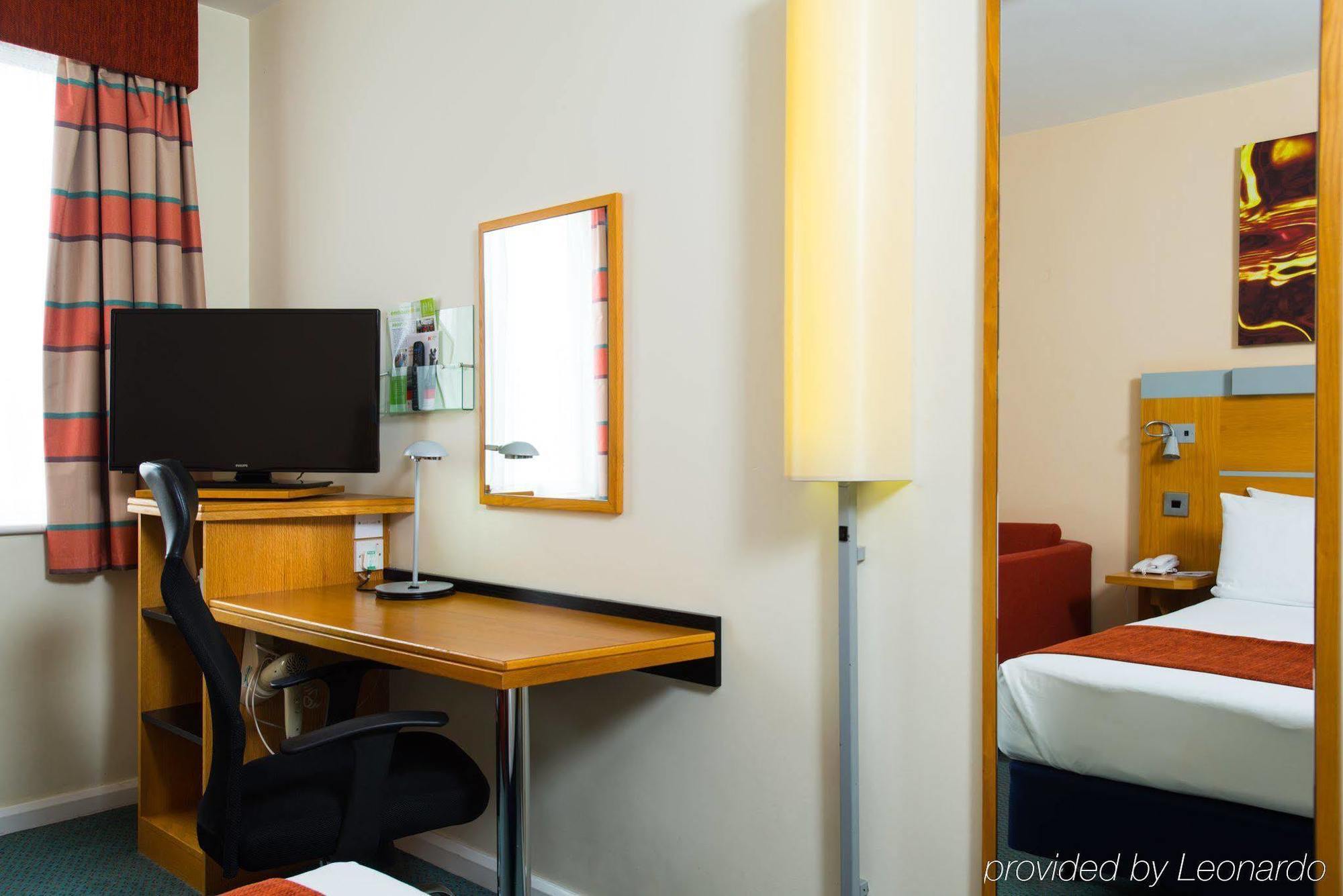 Holiday Inn Express Cardiff Bay By Ihg Экстерьер фото